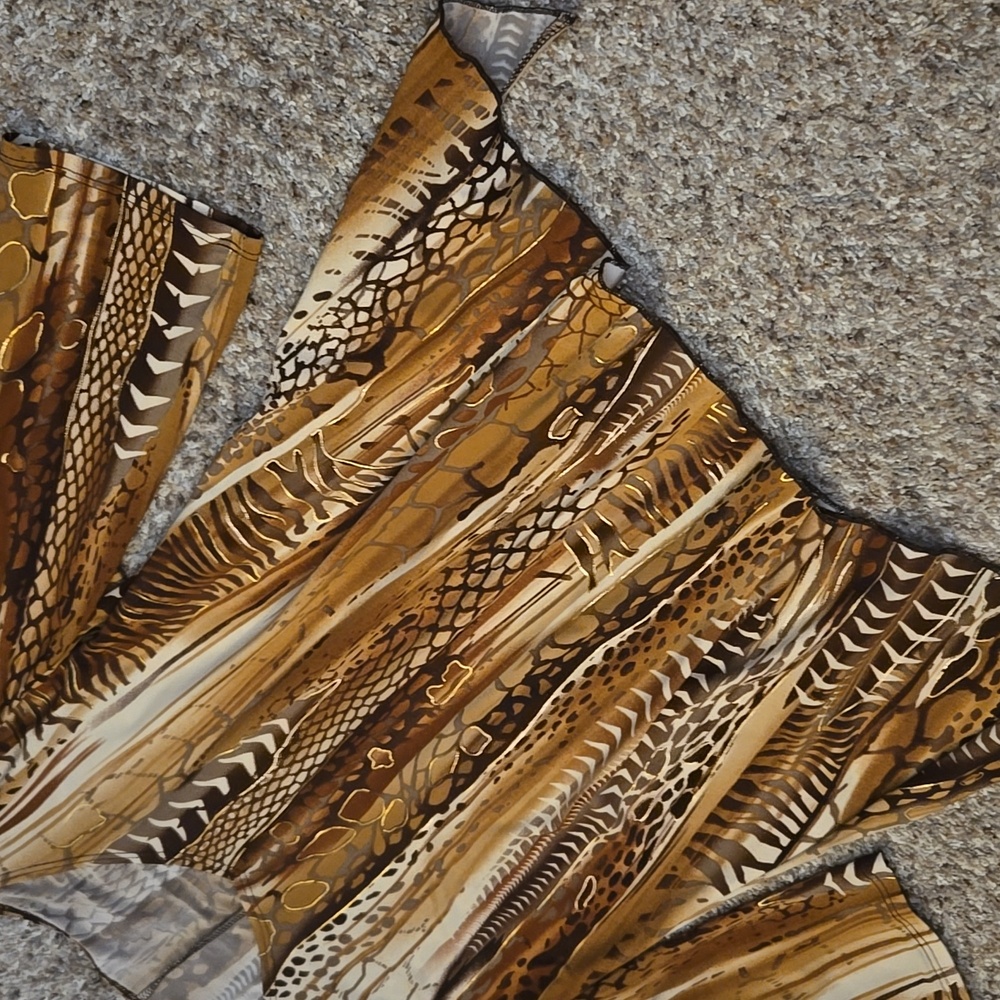 Animal Print Top - Picture 4 of 7